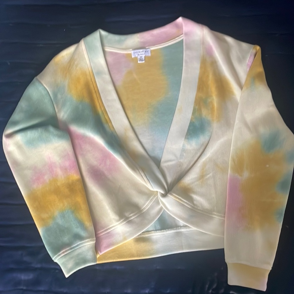 V-neck tie dye long sleeve sweater size XS